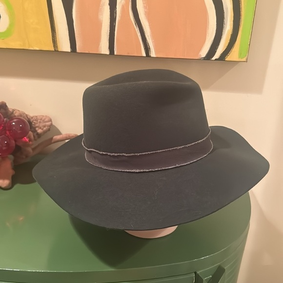 Olive & Pique green wool hat - Picture 4 of 7